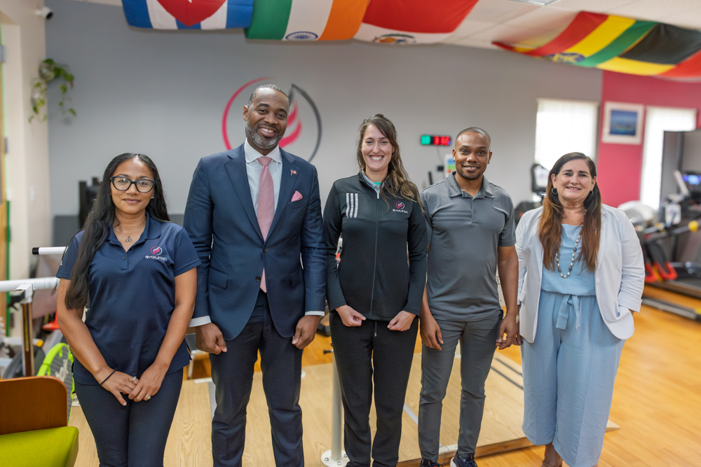 BermudaPremier's tweet image. Visited Evolution Healing Centre with Senator Lauren Hayward-Bell. Thank you to Sandro Fubler and his team for the tour and their ongoing support for Bermudian recovery. @BdaGovernment