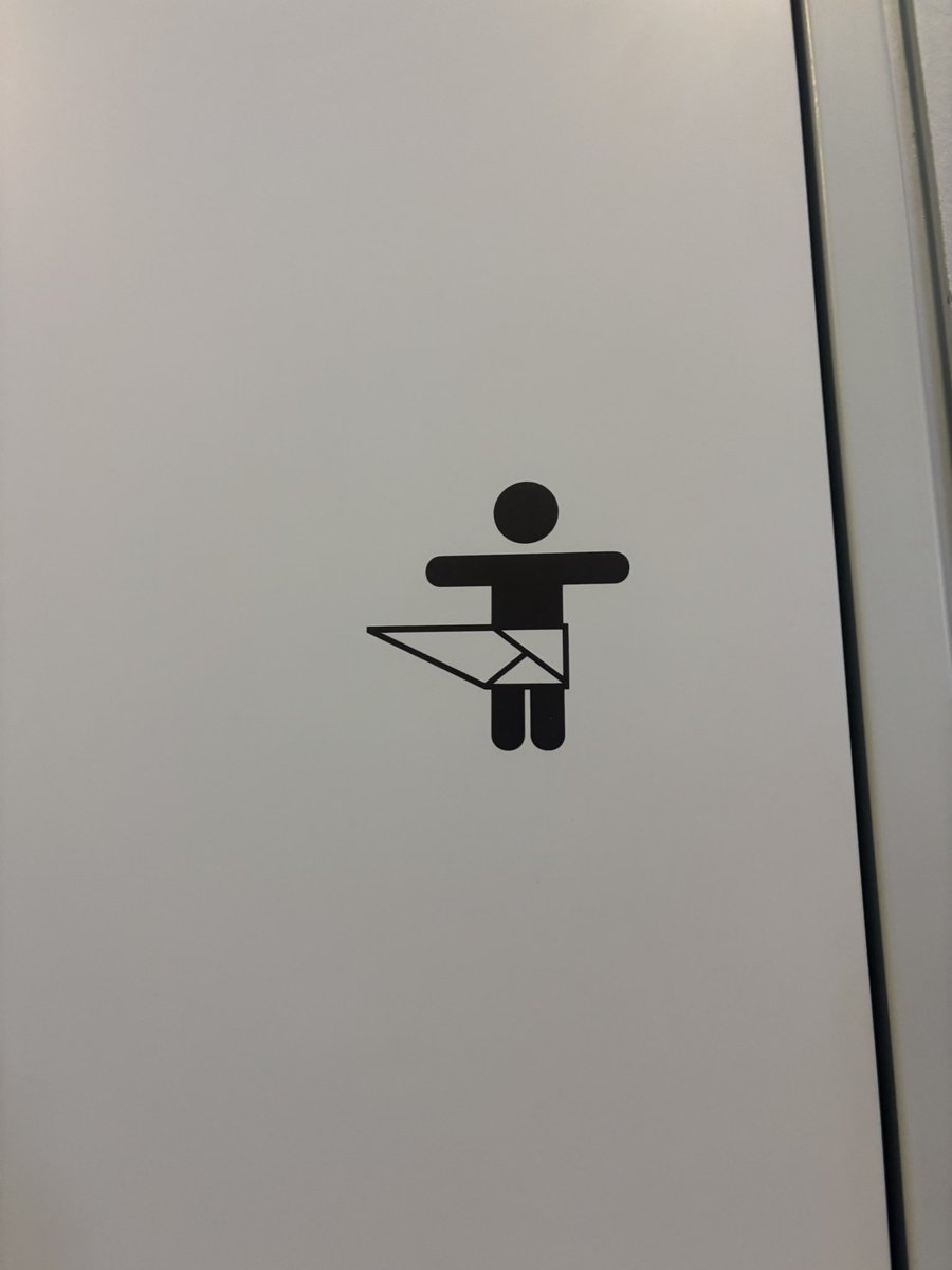 rendercrashed's tweet image. Why the baby errect