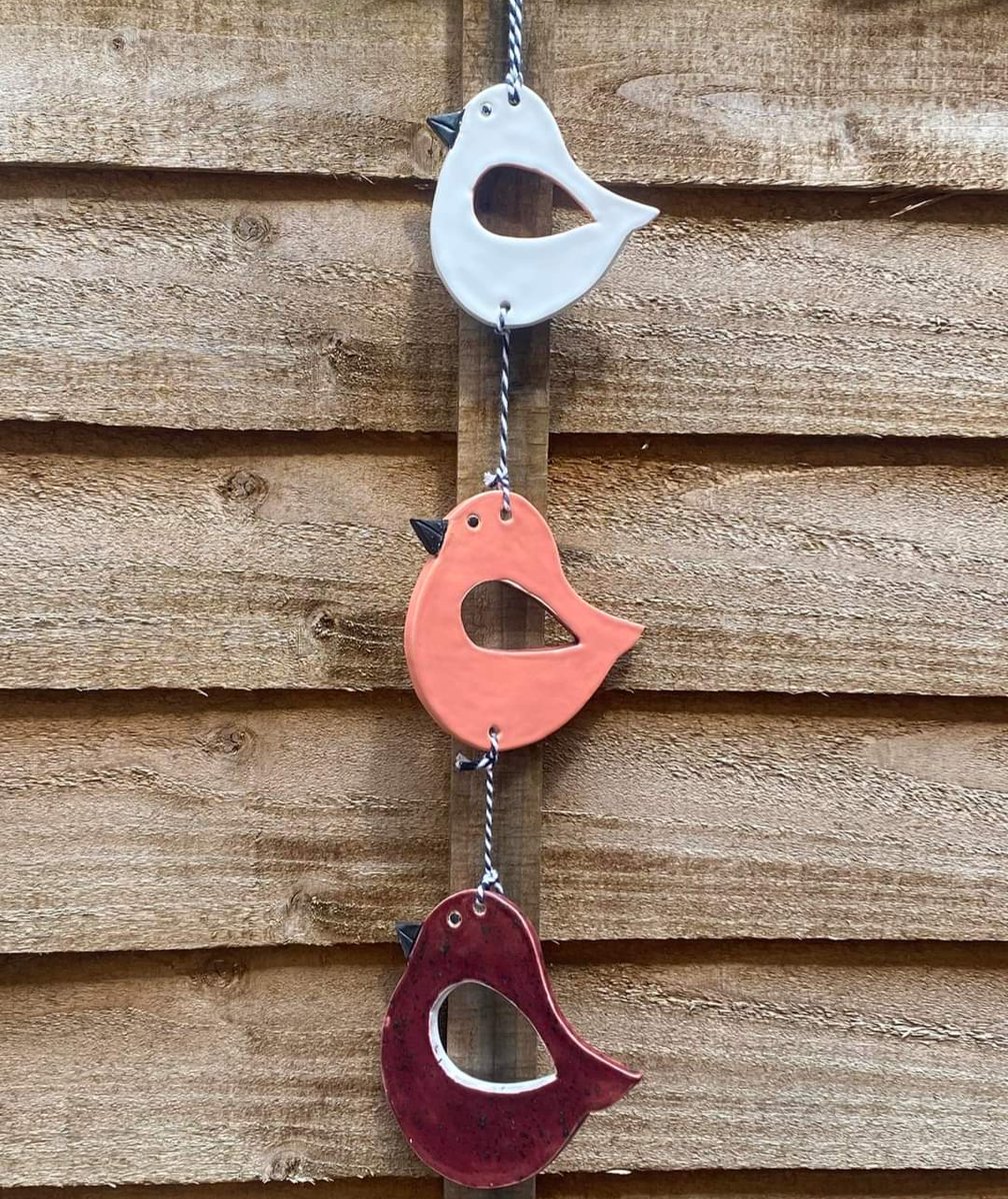 FarsleyMarket's tweet photo. Creative ladies @FarsleyMarket this month include regulars #TrinityCrafts #ClayBakes #PaintPotArt
and guest trader #SewnSweetSewn
Find them inside St John's Hall 9:30-1pm
Sat 28th June #Farsley #LS28 https://t.co/KsIJRzIOcQ