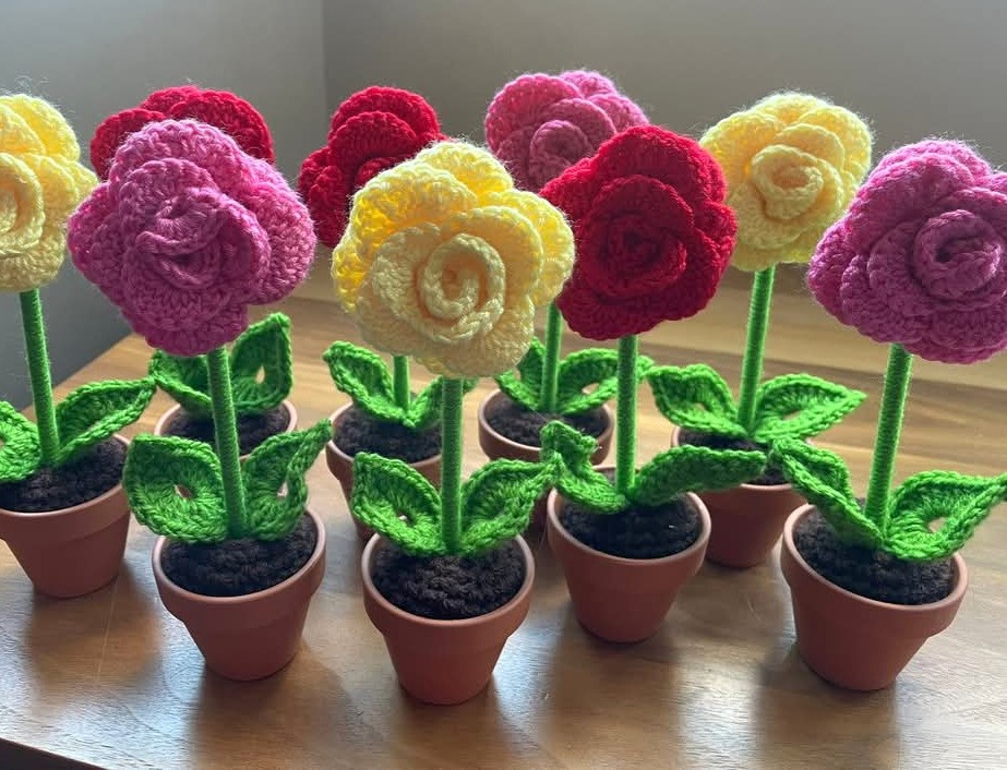FarsleyMarket's tweet photo. Creative ladies @FarsleyMarket this month include regulars #TrinityCrafts #ClayBakes #PaintPotArt
and guest trader #SewnSweetSewn
Find them inside St John's Hall 9:30-1pm
Sat 28th June #Farsley #LS28 https://t.co/KsIJRzIOcQ