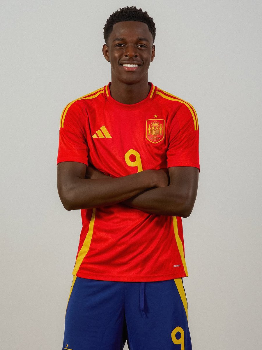 İspanya Euro U19’da dört maçta 15 gol attı. Takımın santraforu Omar Janneh’in bu 15 gol arasında golü yok. 9 numaradan hiç verim alınamadan maç başına 3.75 gol ortalaması muazzam.

Umarım Janneh final maçında ortaya çıkar.