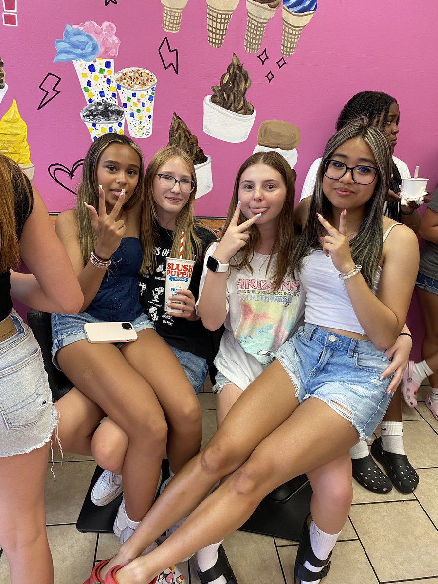 c_mrsd's tweet photo. Great afternoon hitting up @omgicecream with some of our grade 8 class today :) https://t.co/pH8yT1t55U
