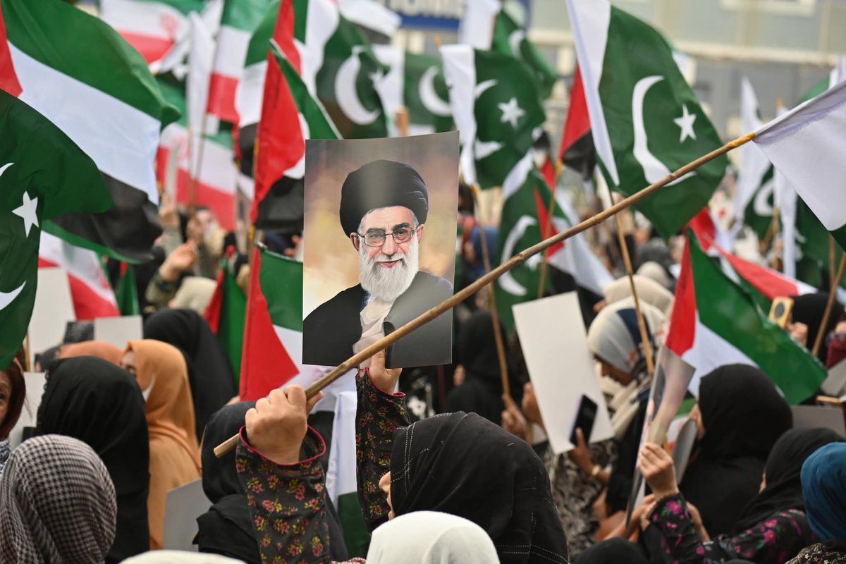 Rahatal08842470's tweet photo. عشق به رهبر از پاکستان 💕
#pakistanstandswithiran
#downwithUSA
#مرگ_برآمریکا https://t.co/BdP5uEIlz8