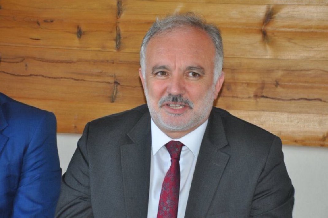Ayhan Bilgen:

Kılıçdaroğlu'nu yargıdan medet ummakla suçlayanlar, yargıya müdahale edilip malum kararın çıkmaması için her türlü siyasal kanalı zorluyorlar.Kaygı duyulacak bir şaibe yoksa, alelacele olağanüstü kurultaya ne ihtiyaç vardı. Kurultay iddiaları ve doğrudan delege
