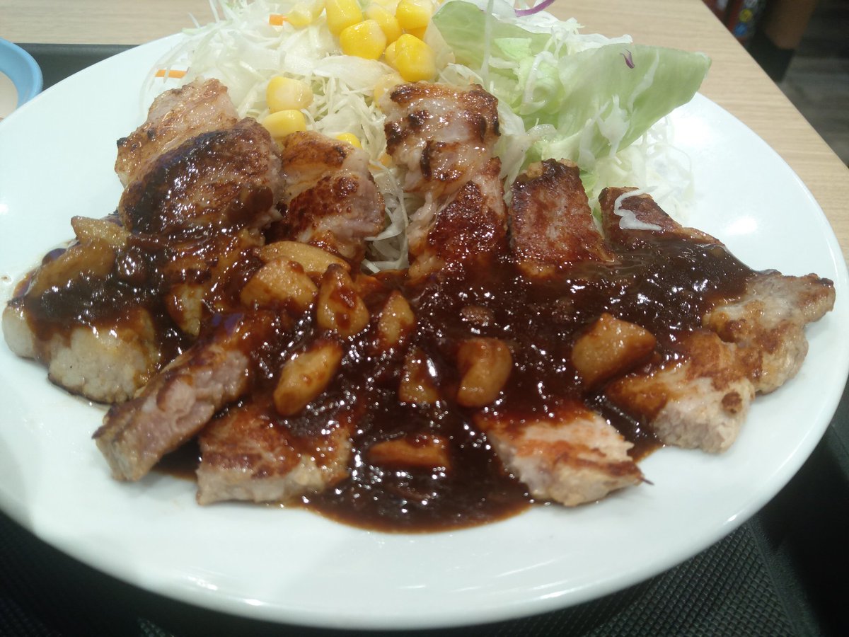 おしおわ松屋
トンテキ美味しそうだったので( '༥' )ŧ‹”ŧ‹”

松屋の定食のご飯って冷めてるから1杯目は並にして納豆キムチでかき込んで、2杯目は大盛にしたほうがご飯がアツアツって最近気付いた(･ω･)

あ、おはようございます
今日も1日ご安全に