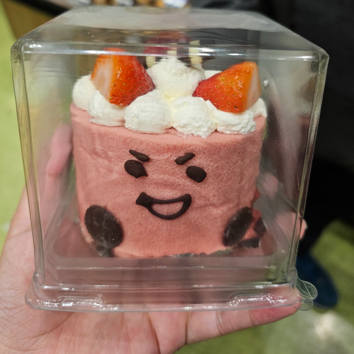 i bought a roll cake the other day why does it look like sword phighting