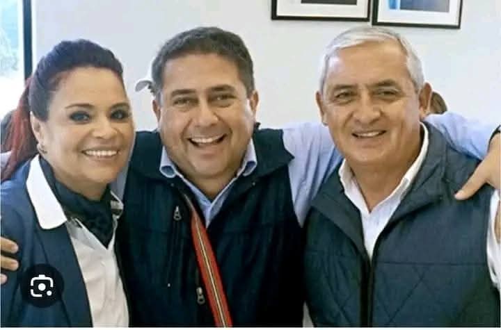LarRRytO's tweet photo. PARTIDO PATRIOTA SE CONVIERTE EN FRENTE D INTEGRACIÓN NACIONAL. 

Este nueva empresa política ofrecerá un cambio para Guatemala, vean quienes están atrás. Esta encabezado por Juan Pablo Urrea, ex dipucaco del partido Patriota, más conocido por el programa de la mira con k-ariño. https://t.co/GYoABleI0l