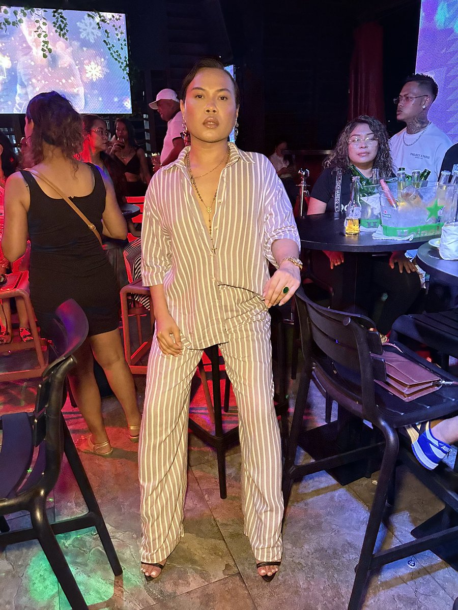 quinnydior's tweet photo. I need to post more i feel like 🫠

Haha till the next outfit bye https://t.co/2t8CdLyq2O