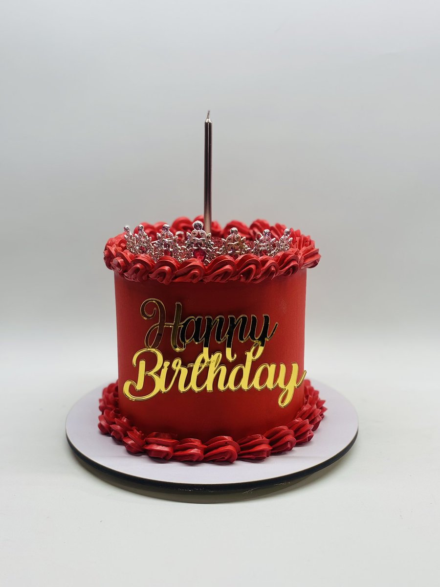 MpCupcakes's tweet photo. Sencillamente está hecha para una princesa

#glitter #glittercake #tortacorona #tortaescarcha #tortaglitter #trendy #trendycakes #vintage #vintagecake https://t.co/LE7RIYj4sg