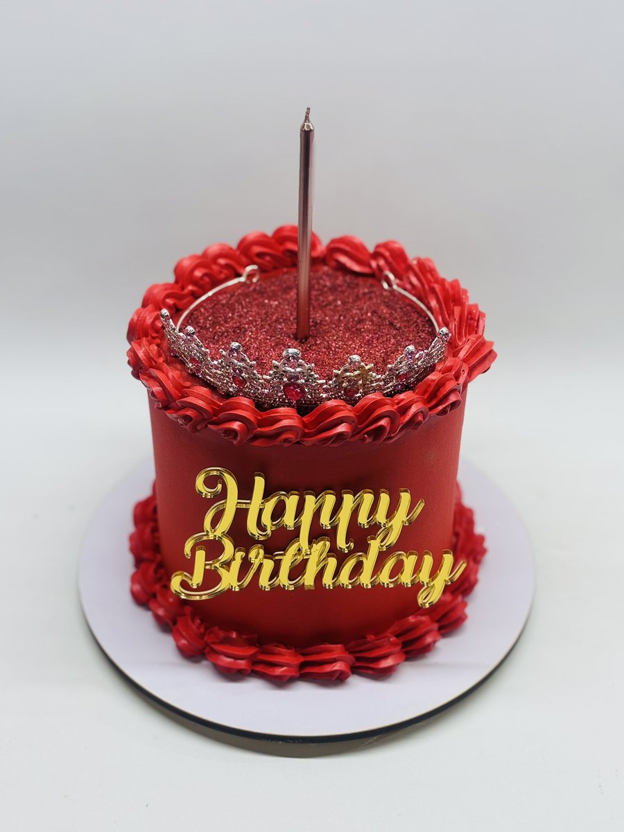 MpCupcakes's tweet photo. Sencillamente está hecha para una princesa

#glitter #glittercake #tortacorona #tortaescarcha #tortaglitter #trendy #trendycakes #vintage #vintagecake https://t.co/LE7RIYj4sg