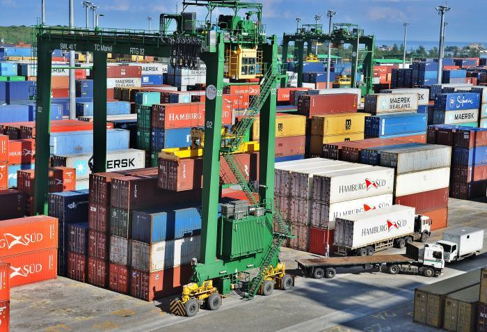 Incentivar, como fuente de ingresos externa, la inversión extranjera directa en Programas de Desarrollo Económico y Social de #Cuba🇨🇺 con el aporte de tecnologías de avanzada, demanda hoy dinamizar procesos que agilicen su materialización. #PorCubaJuntosCreamos #CubaVencerá