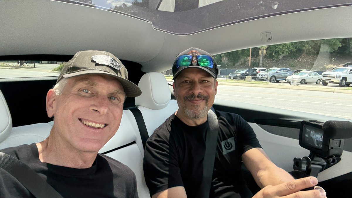 JoeTegtmeyer's tweet photo. Look who’s getting a @robotaxi ride! @TesLatino just finished his 1st ride &amp; has a great suggestion … adding different languages to the app and in-car displays would be a great way to bring on more paying customers &amp; make the experience more personal. Great idea! https://t.co/8wasGFvdV2