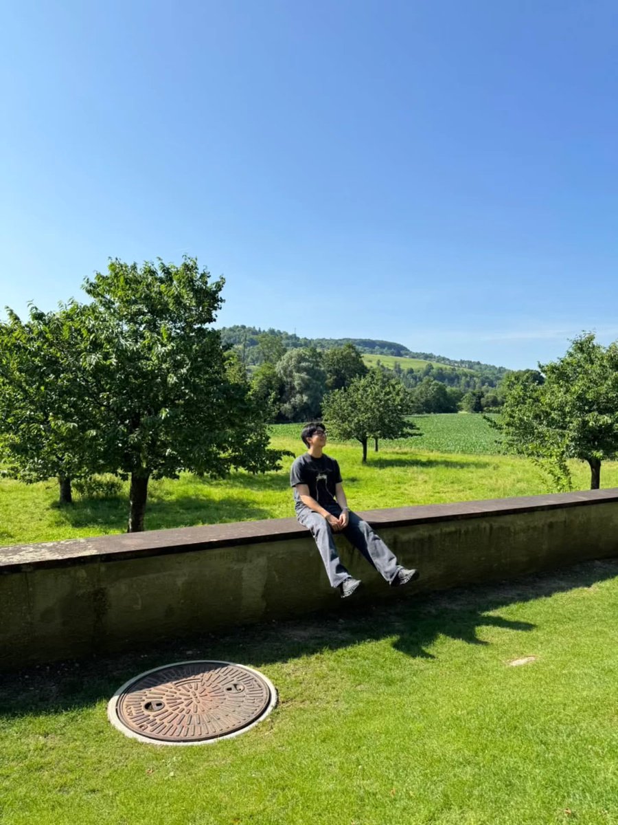 ‘girl who’s going to be okay’ type picture