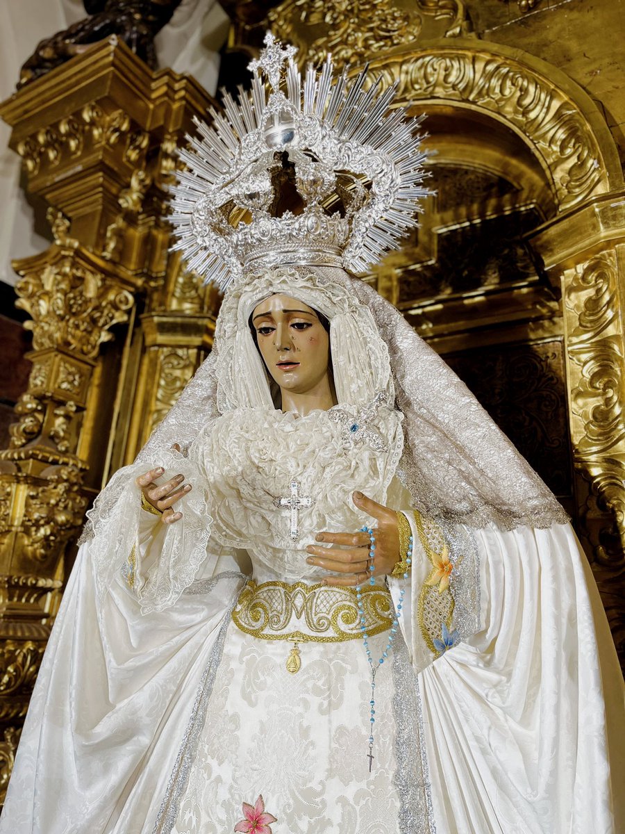 ⚪️🔵 María Santísima de la Candelaria para los meses de verano 
#Candelaria25 #SaludyCandelaria