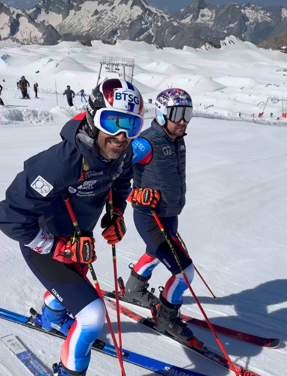 Thierrybeuchot's tweet photo. Belles conditions et belle ambiance sur le glacier des @2ALPES !!!🤩😎
#adrientheaux #fanclub #skiworldcup #skieur #ski #downhill #race #dpforever
#valthorens #efms #Salomon https://t.co/Hg5zcD9aqW
