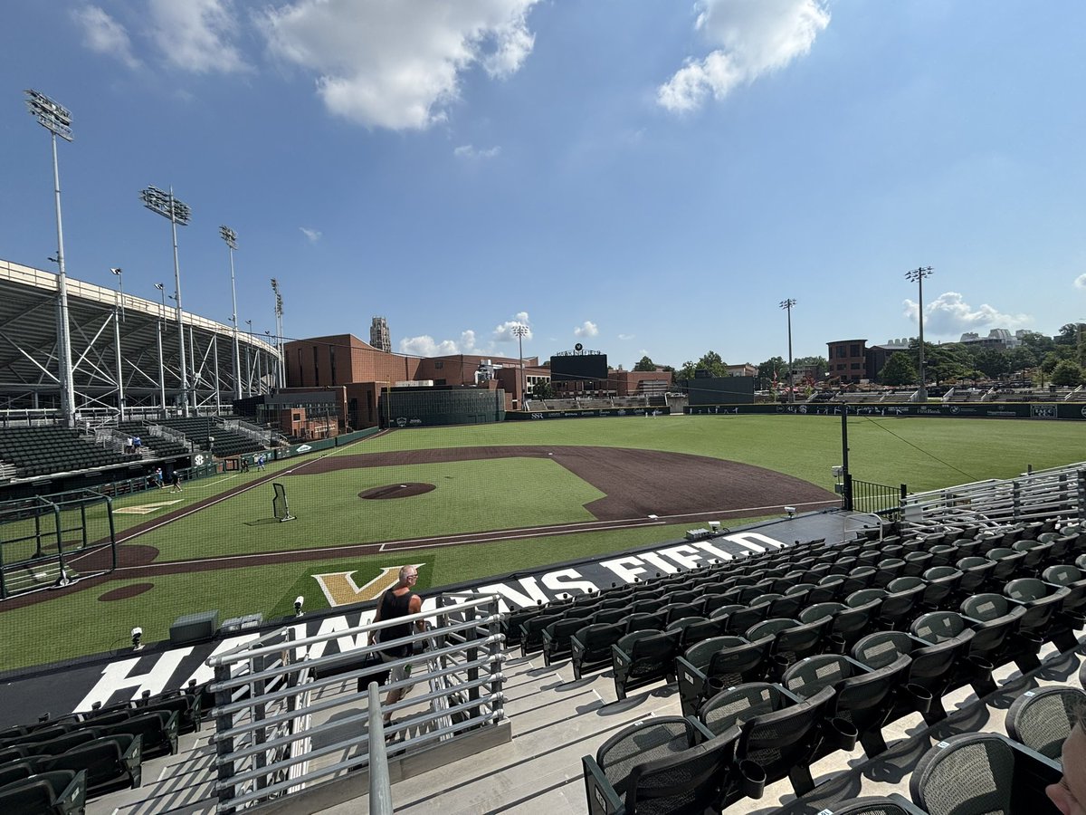L_Echelberry5's tweet photo. Had a great day competing at the Vanderbilt! Thankful for the opportunity to play in front of the coaches. ⚾️🙏 #VandyBaseball
@ClayBaseball16 @HitDogsHammond @VandyBoys @PrepBaseOHScout https://t.co/RpbMI5xql4