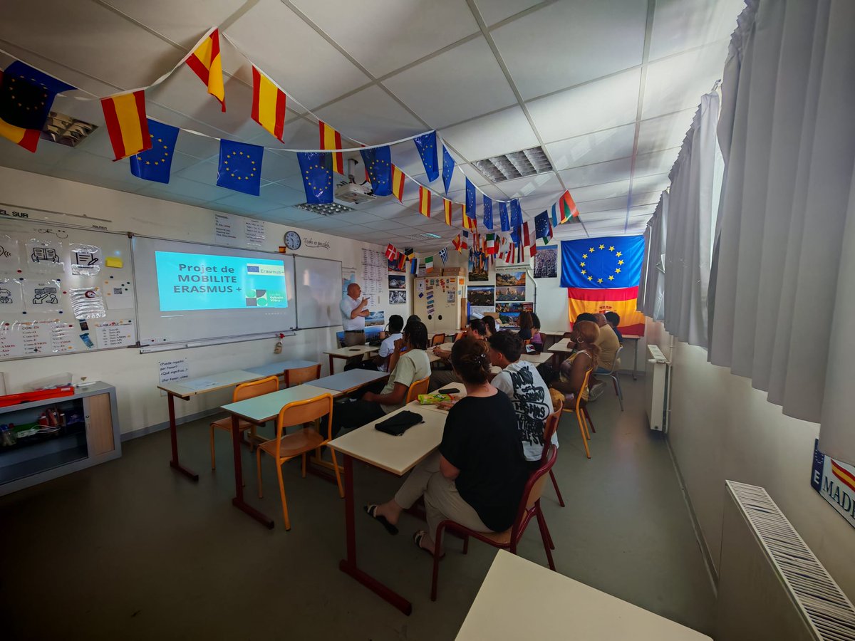 Réunion de préparation à la mobilité Erasmus + avec les familles des participants.
Le départ, c'est en septembre !🇪🇺🌏🧳
<a href="/EUErasmusPlus/">Erasmus+</a>
<a href="/VoiePROToulouse/">Voie pro Toulouse</a>
<a href="/ErasmusplusFR/">Agence Erasmus+ France / Education Formation</a>