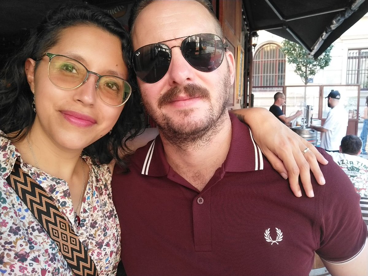 M___Cassidy's tweet photo. Agárrense para el derrame de miel.  #10Years #MonAmour #IntoMyArms https://t.co/QZFg8eTDK6