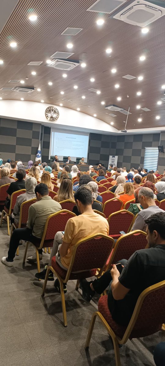 elazigram's tweet photo. SENE SONU REHBERLİK VE PSİKOLOJİK DANIŞMA HİZMETLERİ TOPLANTISI
Sene sonu toplantısı İl Milli Eğitim Müdür Yardımcısı Sayın Harun GÜNDÜZ başkanlığında yapıldı. Toplantı gündeminin ardından kurum müdürümüz Dr. Bekir EROL’un ayrılacak olması nedeniyle plaket takdim edildi. https://t.co/YGykKCDjHb