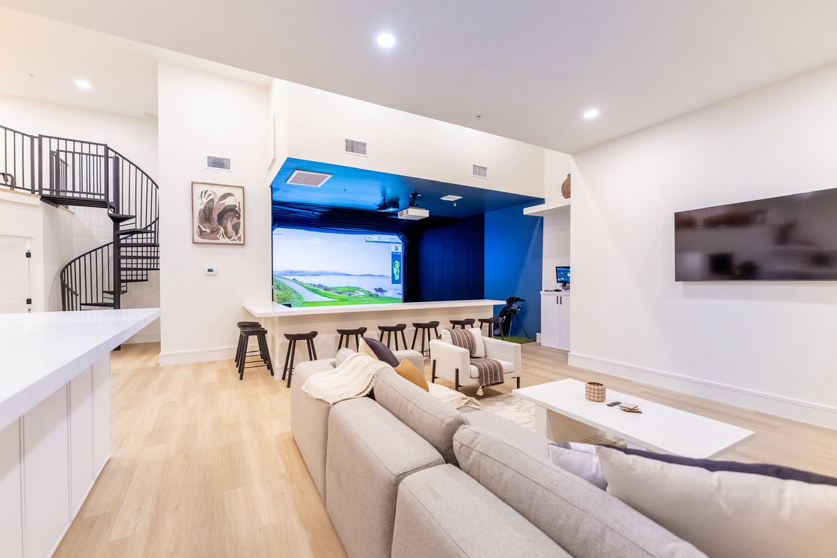 HighDefGolf's tweet photo. The perfect addition to any basement!

#hdgolf #hdproathlete #hdsportsuite #golf #golfer #sports #indoorgolf #golfsimulator #homesimulator #officesimulator #golfsim #golfsimulators #sportsimulator #fyp https://t.co/ojJwQHjBbw