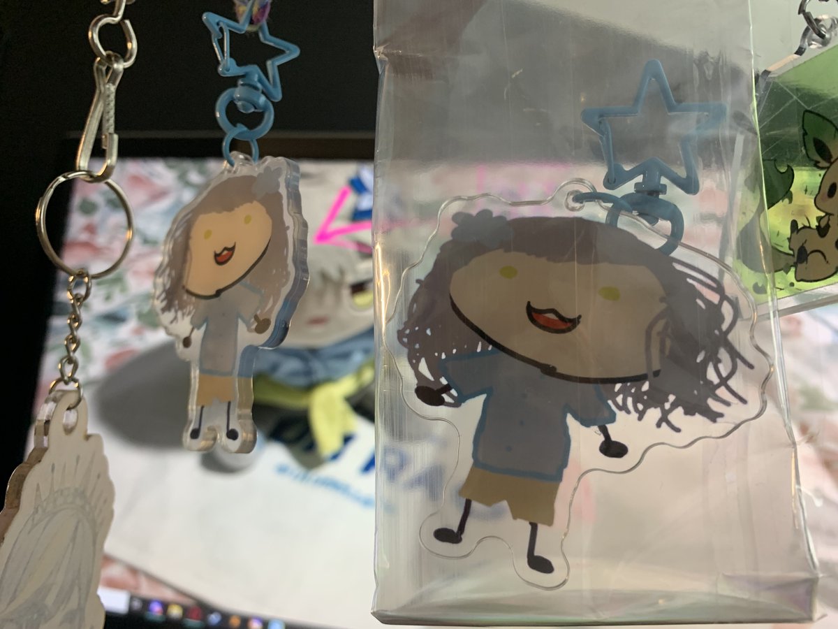 Shinobi21Oni's tweet image. y'all have no idea how happy i was to find @LilybelleVTuber at the @VirtualOshi booth, sure i already had them, but its amazing to have a 2nd copy

i am and will always be a #frequentflyers on Lilybelle Air