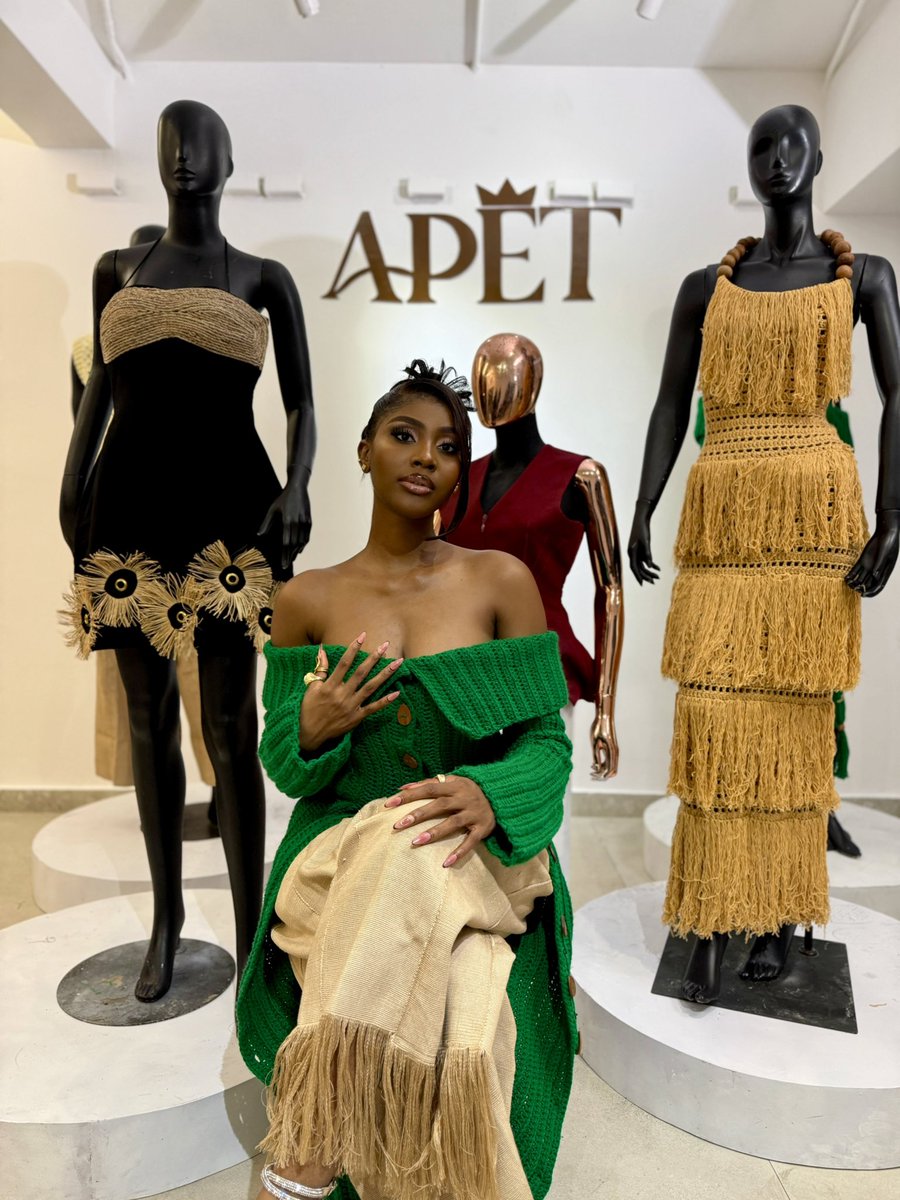 apet_modella's tweet image. Grateful is an understatement for how I feel about my first ever clothing collection launch that happened on Sunday, still in awe.
Thanks to everyone that showed up❤️🙏
#apet #genesiscollection #apetribe #modella
