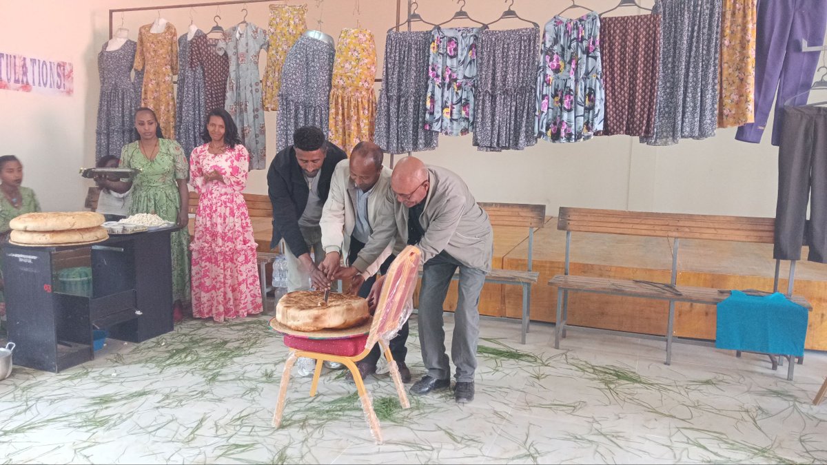 for_esd's tweet photo. 🎓✂️ 33 youth (28 girls) graduated from ESD’s Birhan Tailoring Training! Each wore an outfit they stitched—one of the criteria for graduation. 🌟 Stakeholders joined to link them to jobs, and trainees gifted their trainer a Gabi in gratitude. #YouthEmpowerment #TVET https://t.co/Bsn5A61847