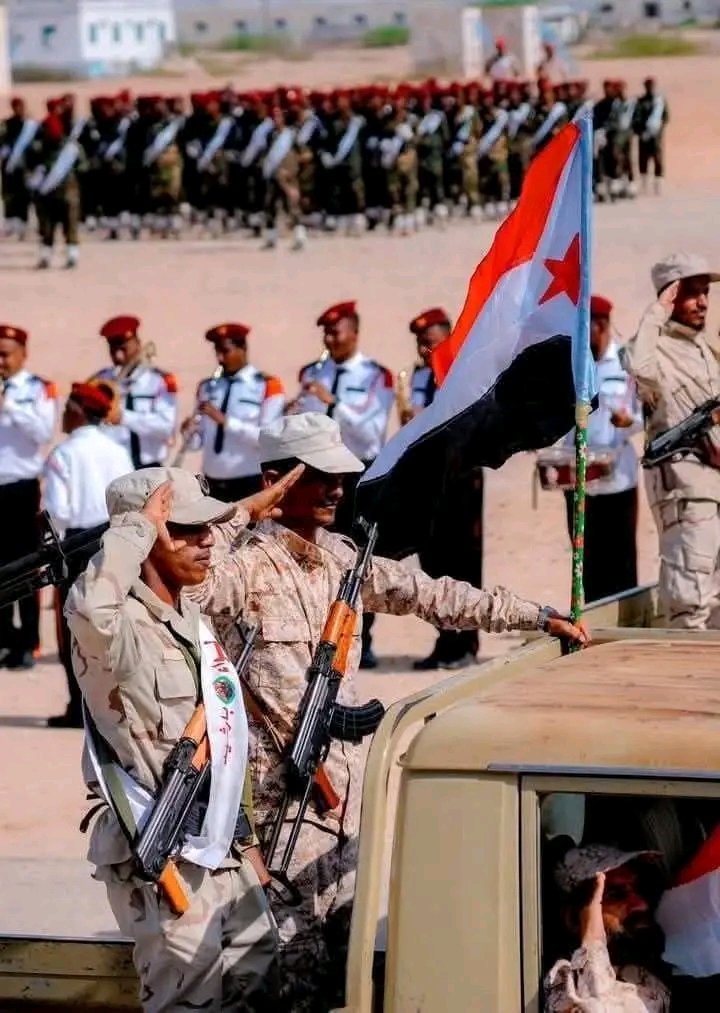 شكراً للجنود البواسل الأنقياء الأتقياء الذين لا ينتظروا من الوطن شيئًا إلا انهم يقدمون أرواحهم فداءً له، أنتم كنز الوطن وثروته الحقيقية، وأنتم السور العالي الذي لا يستطيع أي عدو أن يتخطاه
اللهم احفظ جنودنا