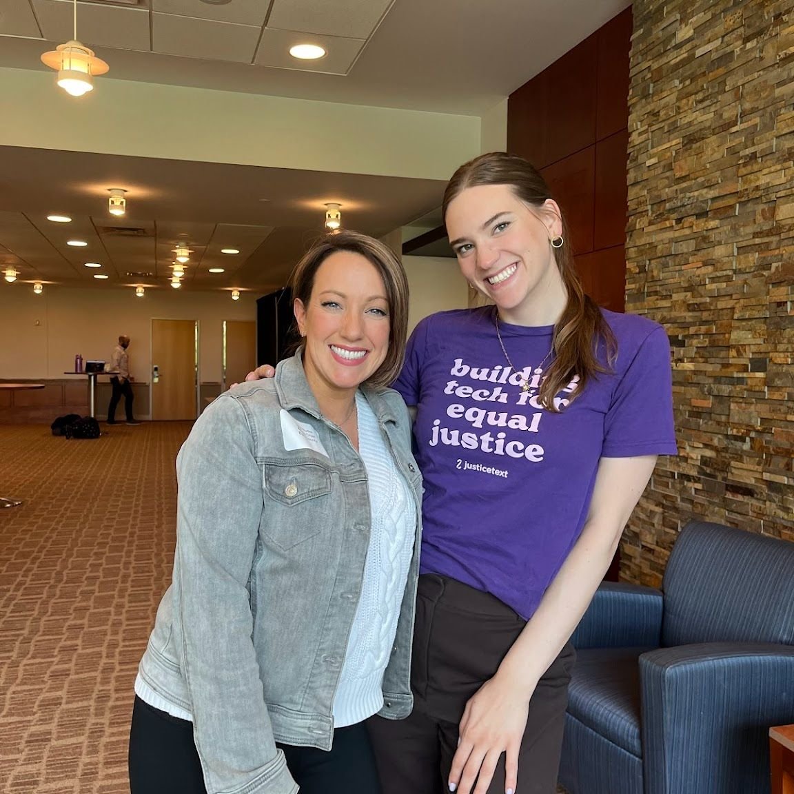 JusticeText's tweet image. Earlier this month, we had the incredible opportunity to attend the Public Defender Association of Pennsylvania (PDAP) Chief Defender Leadership Conference. 💜
We presented alongside PDAP President Julie Burke on her experience using JusticeText to advocate for her clients.