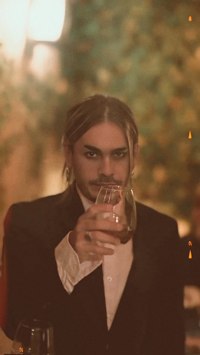 lokerbakera's tweet photo. @AIRBAGoficial Salud🥃🥃 y nos vemos en Mardel rey 👑 gracias por esa nueva fecha ❤️ https://t.co/QUCN0mTfVS