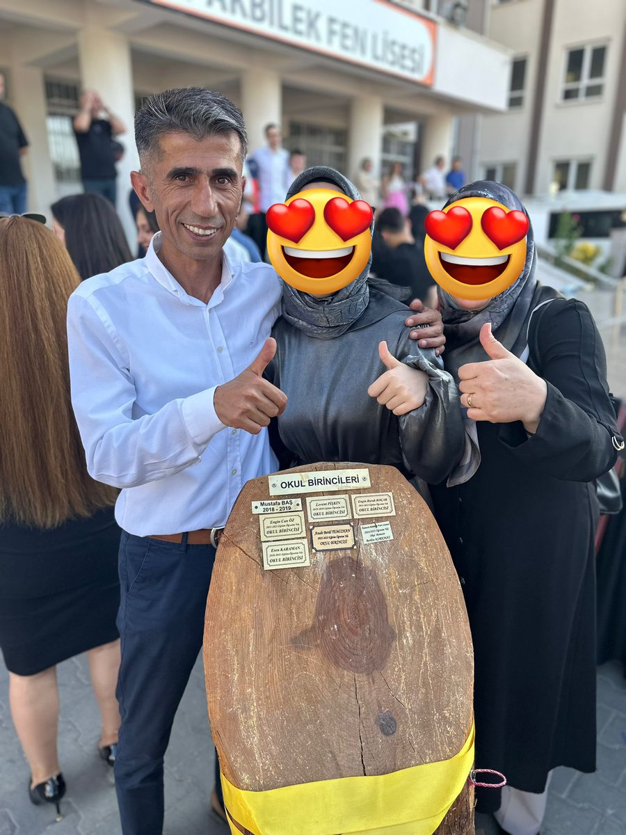 🧿 okulu 1. Olarak bitirdik kütüğe ismimizi yazdırdık çok şükür gururluyuz yolun açık olsun başarıların daim olsun kızım 👏👏