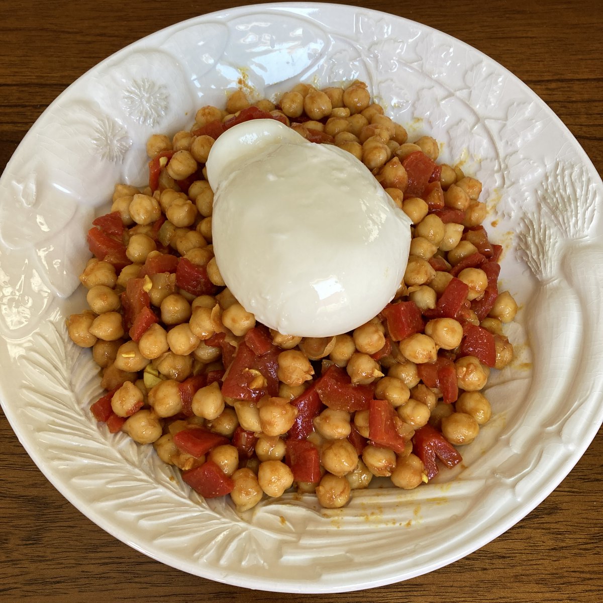 Continuing the week with another meatless dish, Chickpea and Burrata #bayarea #foodblog #foodblogger #cookwithzee #meatless #vegetarian -cookwithzee.blogspot.com/2025/06/chickp…