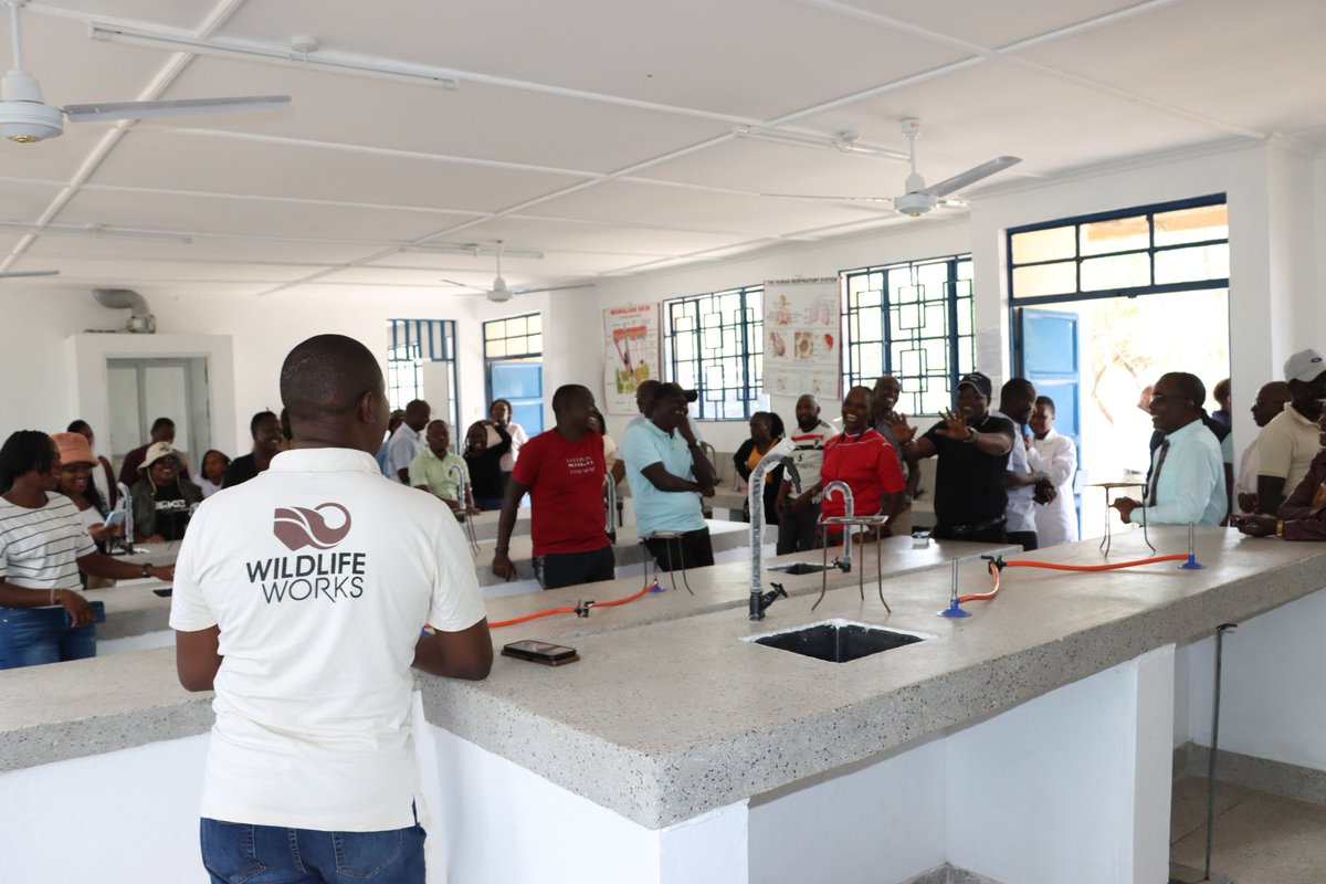 TaitaTaveta006's tweet photo. 3/3
Participants toured Mbele Secondary School & Kajire Dispensary, community projects funded by @WildlifeWorks carbon credits, showcasing real-world REDD+ impact. 🏫🏥🌳 #ClimateJustice #CarbonProjects #REDDplusKenya https://t.co/ND0Nxugp6b