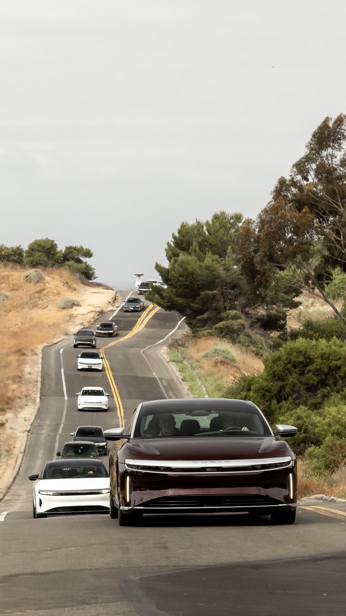 LucidlifeSH's tweet image. Saturday's #LucidOwnersClub rally to Electrify Expo was a celebration of connections.
Watching friendships blossom among owners and seeing our team bond with our Lucid owners was truly special.
These genuine interactions, driven by our shared passion, are what make our…