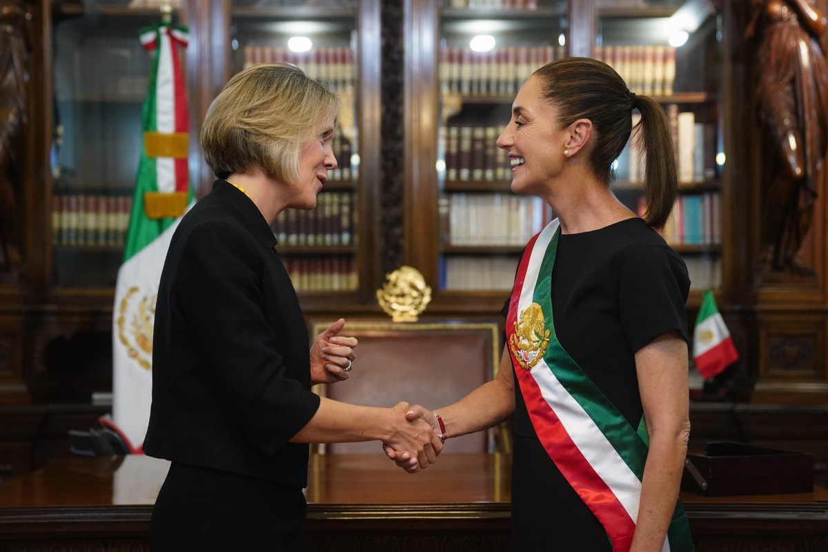 Susannah Goshko (@susannahgoshko) on Twitter photo ¡Felicidades a la Presidenta de México, <a href="/Claudiashein/">Claudia Sheinbaum Pardo</a> con motivo de su cumpleaños!
Reciba mis mejores deseos y los de <a href="/UKinMexico/">UK in Mexico🇬🇧🇲🇽</a> en este día. ¡Felicidades a la Presidenta de México, <a href="/Claudiashein/">Claudia Sheinbaum Pardo</a> con motivo de su cumpleaños!
Reciba mis mejores deseos y los de <a href="/UKinMexico/">UK in Mexico🇬🇧🇲🇽</a> en este día.
