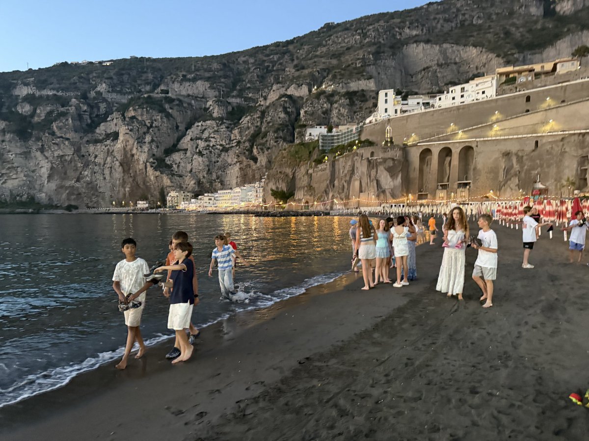 StFaithsItaly's tweet photo. Evening walk on the beach with ice creams to finish off a super day. https://t.co/e8R4QGkD5j