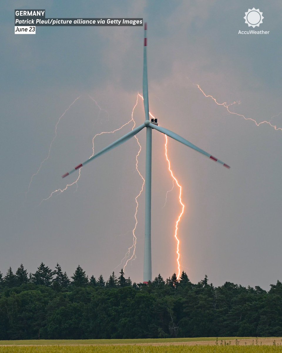 accuweather's tweet image. Electrifying Skies Over Brandenburg! ⚡🌩️ Lightning illuminates the landscape with a wind turbine as thunderstorms roll through Berlin and Brandenburg.