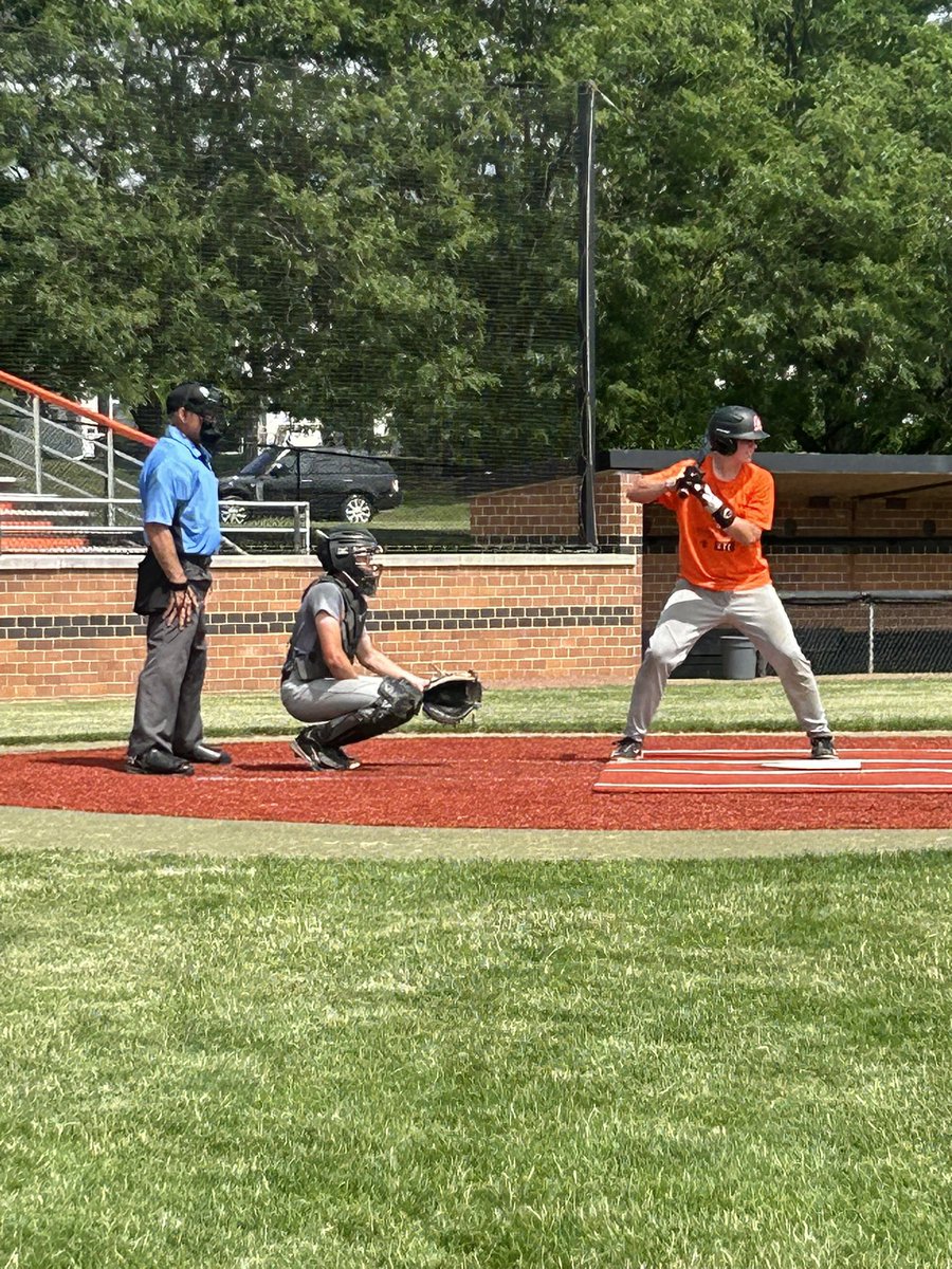 A huge thank you to former Saints Head Coach Len Asquini for umping our Varsity and JV intrasquad scrimmages today at camp and also sharing what it truly means to be part of the Saints baseball program.🐐 #BeTheStandard⚜️⚾️