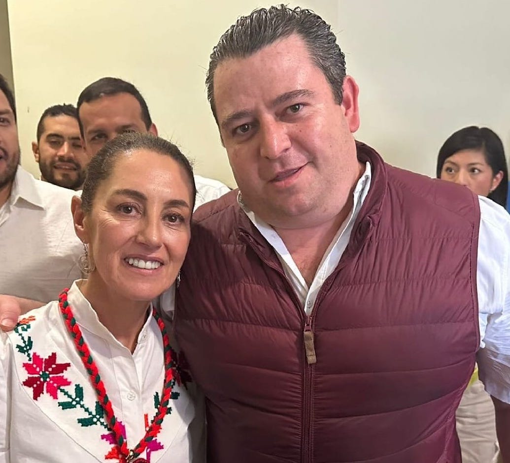 > Feliz cumpleaños a la Presidenta de México, Claudia Sheinbaum Pardo.

Que este nuevo ciclo venga lleno de salud y fuerza para seguir guiando la transformación de nuestro país.

¡Muchas felicidades! 🇲🇽🎉

José Antonio Lorca Valle

x.com/TonoLorcaSLP?t…