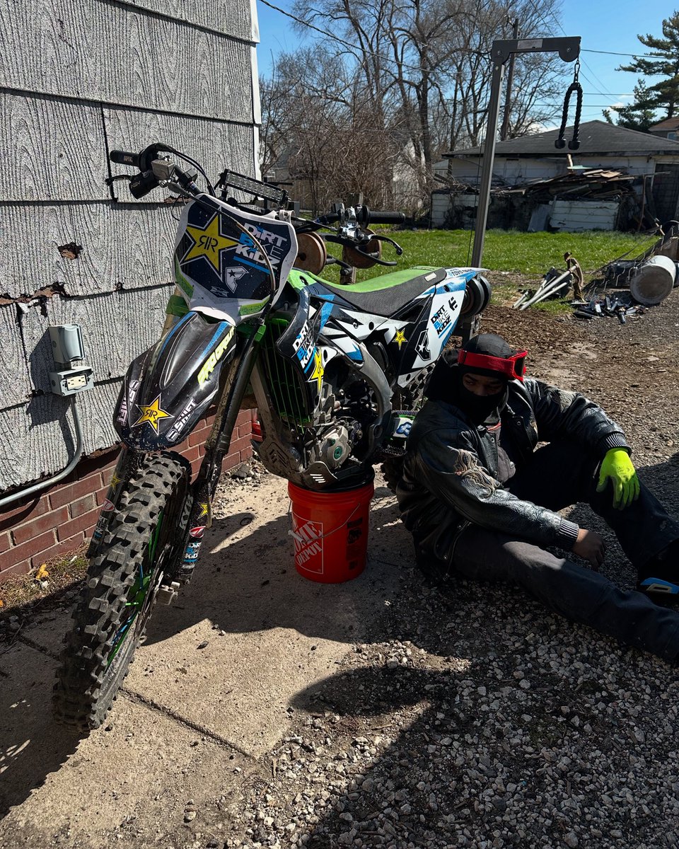 cball0ut's tweet photo. #kx450 https://t.co/0YFbYnkKQo
