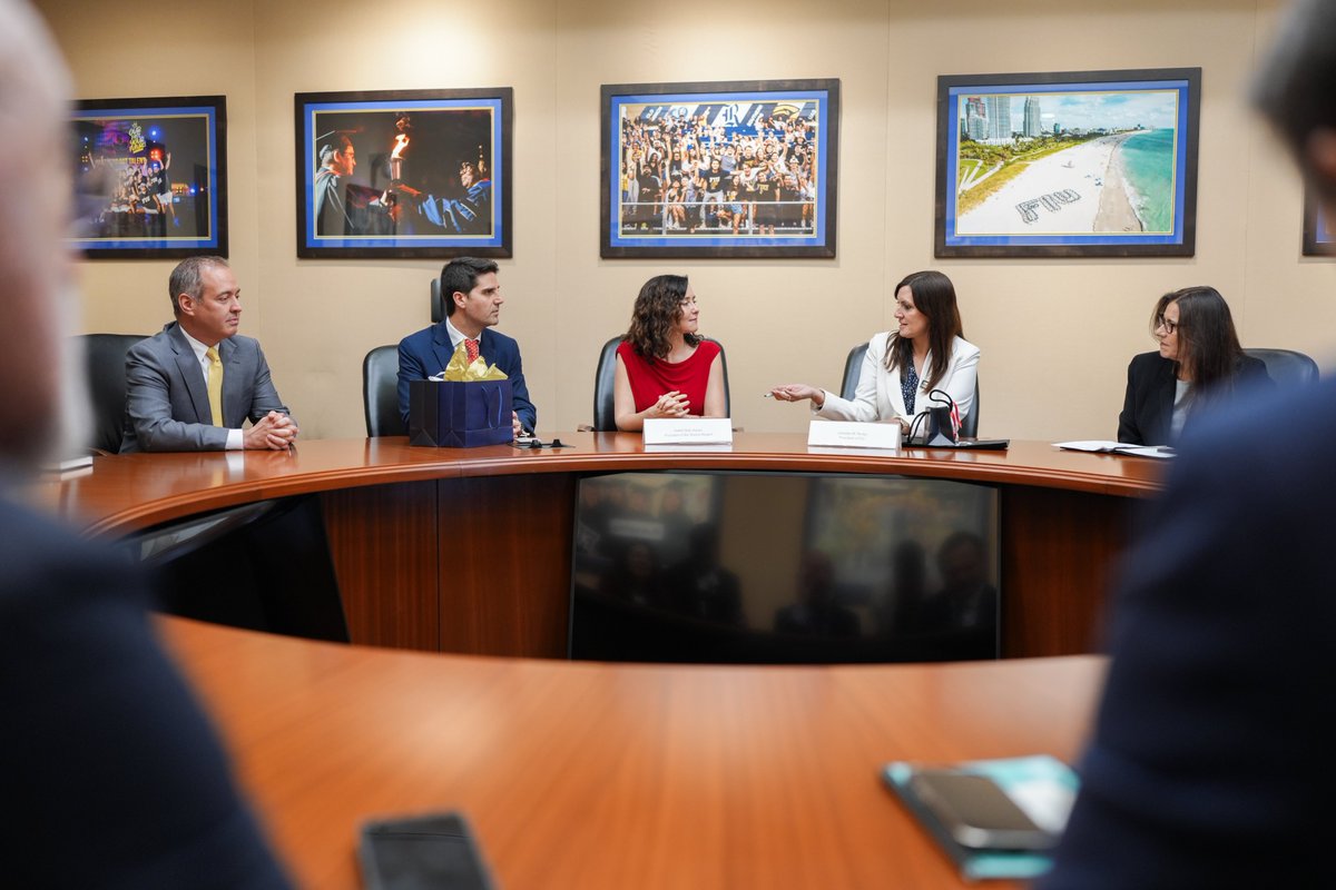 FIUPresident's tweet image. I was pleased to welcome President of Madrid Isabel Díaz Ayuso and presidents of several prominent universities in Madrid to @FIU.
We discussed working together to establish opportunities for our students and increasing research across many disciplines.