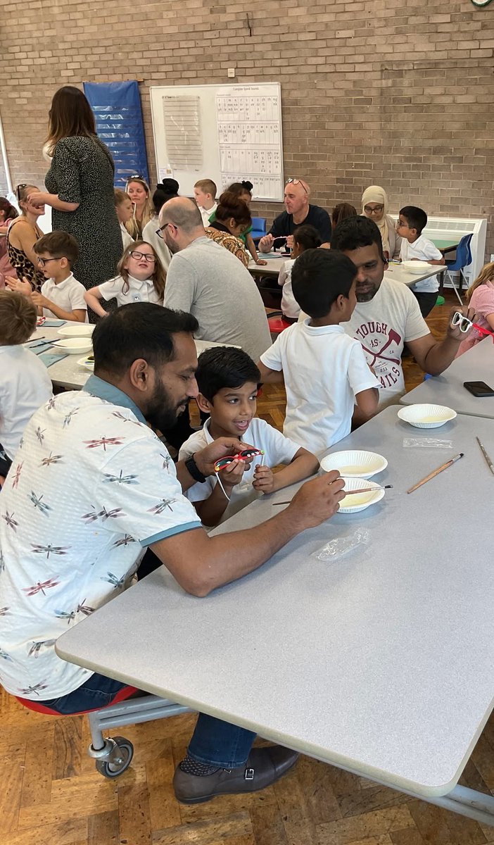 AcademyWillow's tweet image. Year One wrapped up their final Stay and Share of the year with a sunny twist! 🌞 We teamed up with families to prep for our Summer Enterprise Fair, featuring DIY sunglasses kits!😎 Big thanks to all who joined. @ExceedLP