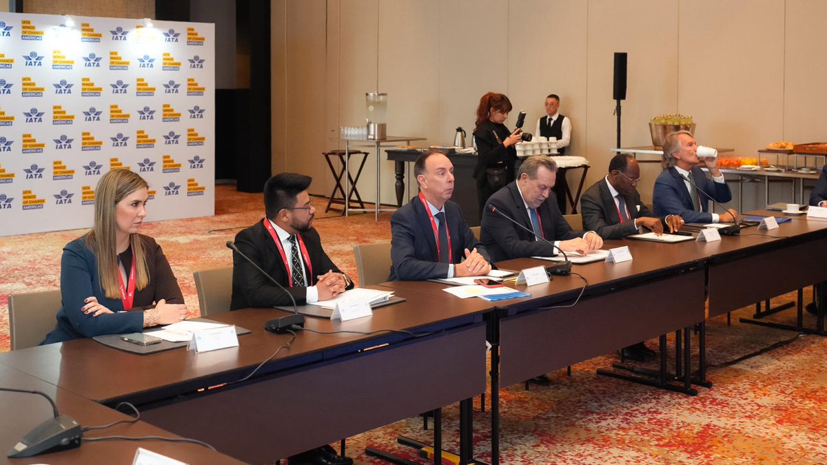 MincomercioCo's tweet photo. Hoy, @MincomercioCo participa en la 15ª edición de Wings of Change Americas (#WOCA) de @IATA, el principal evento de aviación de América Latina y el Caribe, en el que autoridades y expertos de la industria analizan desafíos y oportunidades del mercado aéreo nacional y regional. https://t.co/KHvLH1sae4
