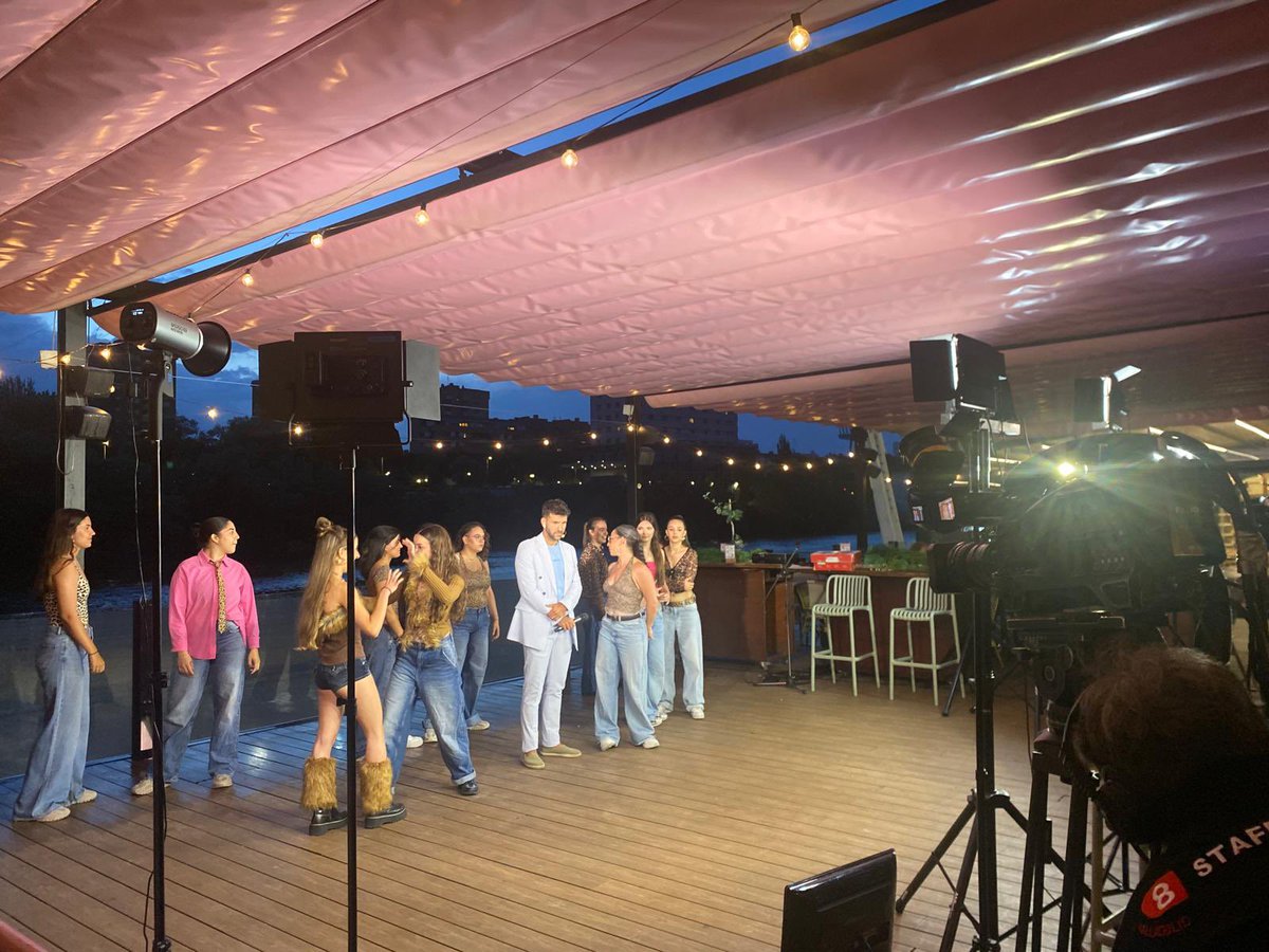Grupo PSOE Ayto. Valladolid (@psoe_aytovll) on Twitter photo Los concejales del Grupo Municipal Socialista han acompañado a la <a href="/la8valladolid/">La 8 Valladolid</a> en la presentación de la programación de verano. Noticias, deportes, música y entretenimiento durante el periodo estival en una programación volcada en lo más cercano Los concejales del Grupo Municipal Socialista han acompañado a la <a href="/la8valladolid/">La 8 Valladolid</a> en la presentación de la programación de verano. Noticias, deportes, música y entretenimiento durante el periodo estival en una programación volcada en lo más cercano
