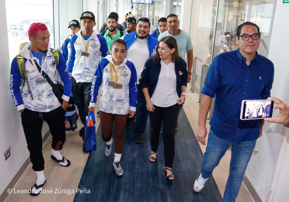 🔴 Selección Nacional de Artes Marciales celebra retorno con medallas histórica.

Llega a #Nicaragua 🇳🇮  la Selección Nacional de Artes Marciales Mixtas, quienes regresaron al país con medallas históricas tras su destacada participación en el Campeonato Mundial 2025