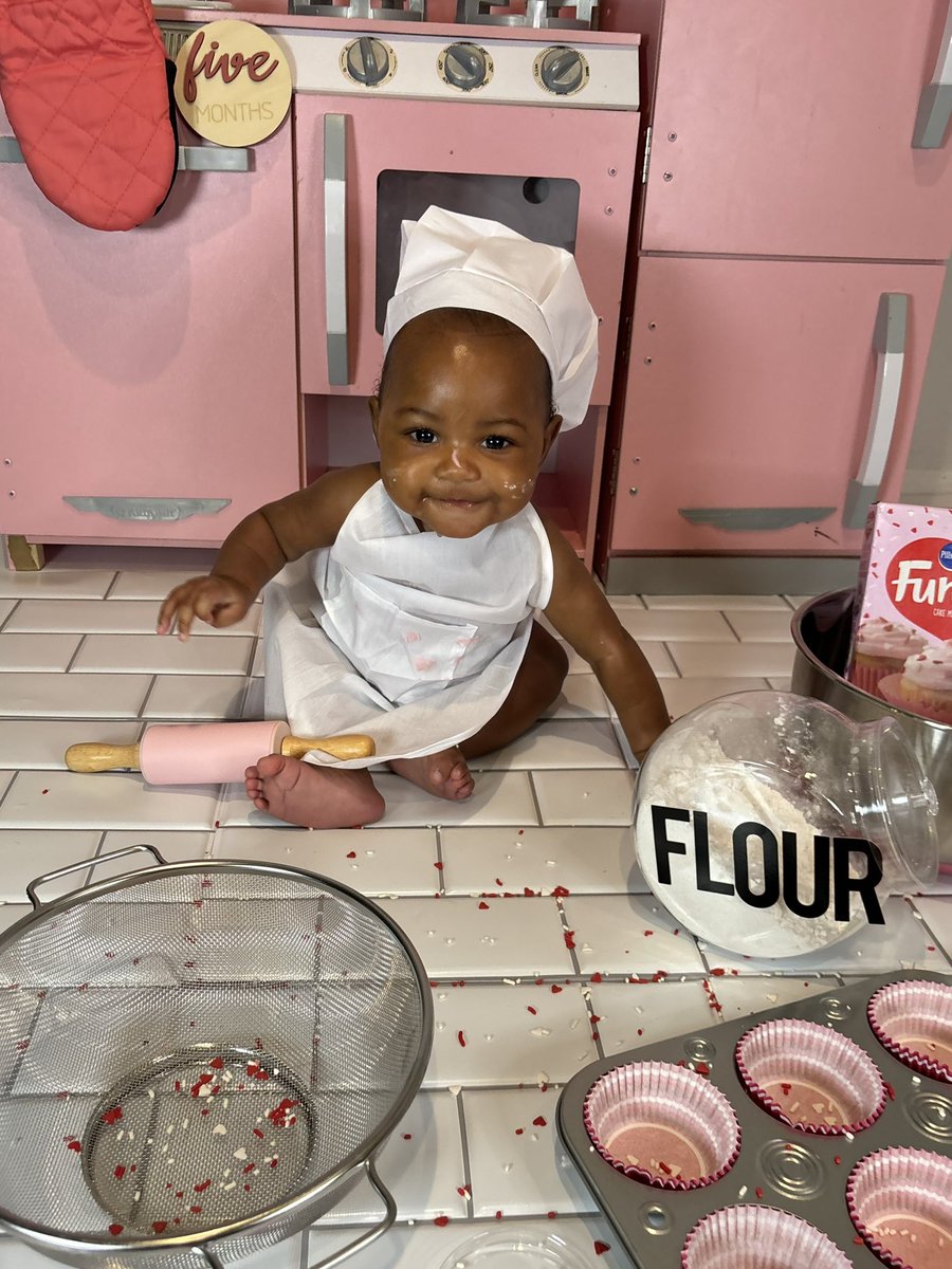 PoloVsDLo's tweet photo. I’ll Say This Shoot Was A Sweet Success 🎂🧁🥰
•
Shot 📸 &amp; Colored 🎨 By Me - D.Lo’DIGITAL
•
Model : My Beautiful Daughter 🥰💙
•
#DLoDIGITAL #dmvphotographer #girldad #chefphotoshoot #montlyphotoshoot #dmv https://t.co/pknXS3AJW9