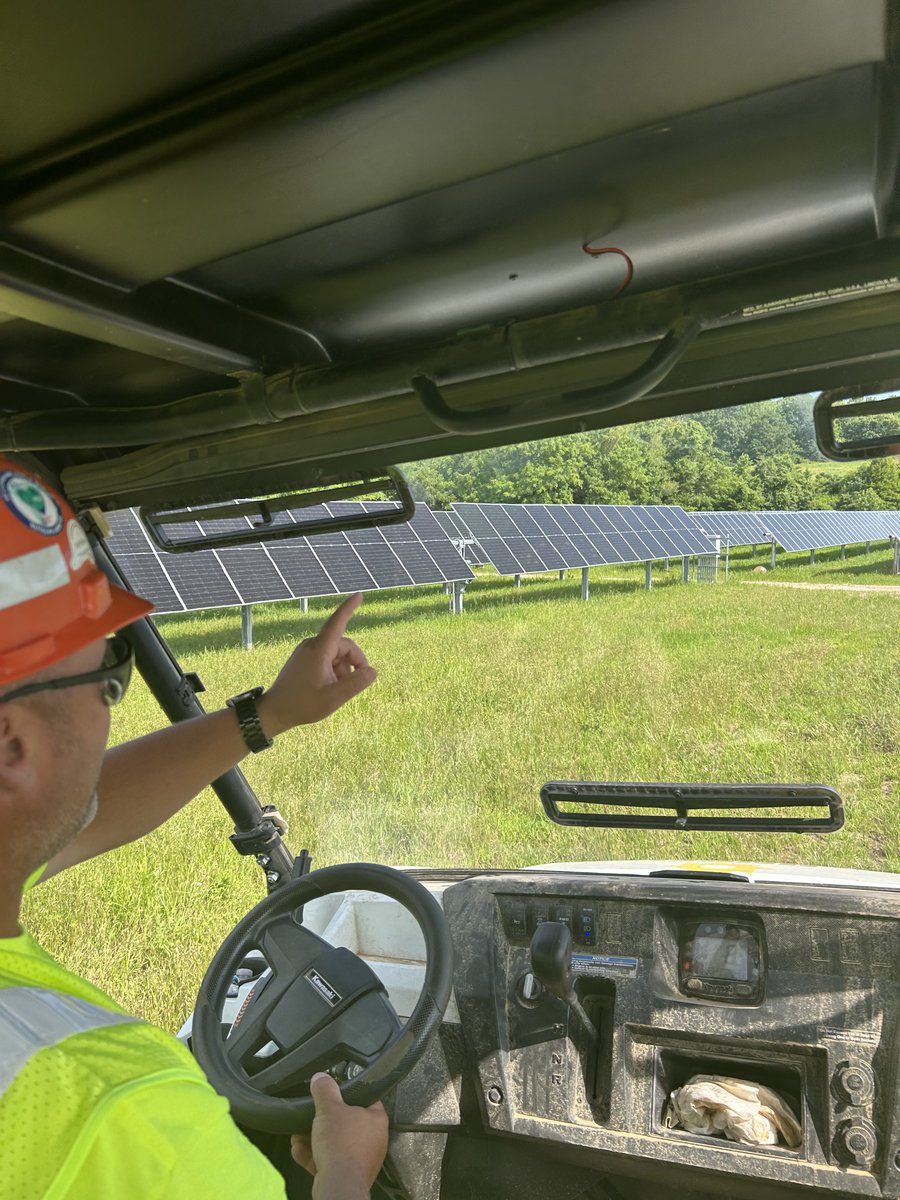 MidAmCarpenters's tweet image. Our #Local662 carpenters are hard at work at the Thebes Solar Project in in the southern tip of Illinois. This 40-acre solar farm will produce sustainable energy for the surrounding communities. Keep up the great work Brothers!
#MidAmCarpenters #UnionProud