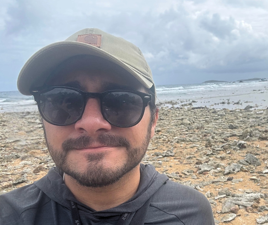 FloridaSeaGrant's tweet image. Coral Week USVI brought together the community in a shared mission: to raise awareness about coral reef conservation. 🪸🌊 Florida Sea Grant Coral Rescue Coordinator Noel Carrera led free tours for St. Thomas residents to their local reefs to foster deeper connections with…