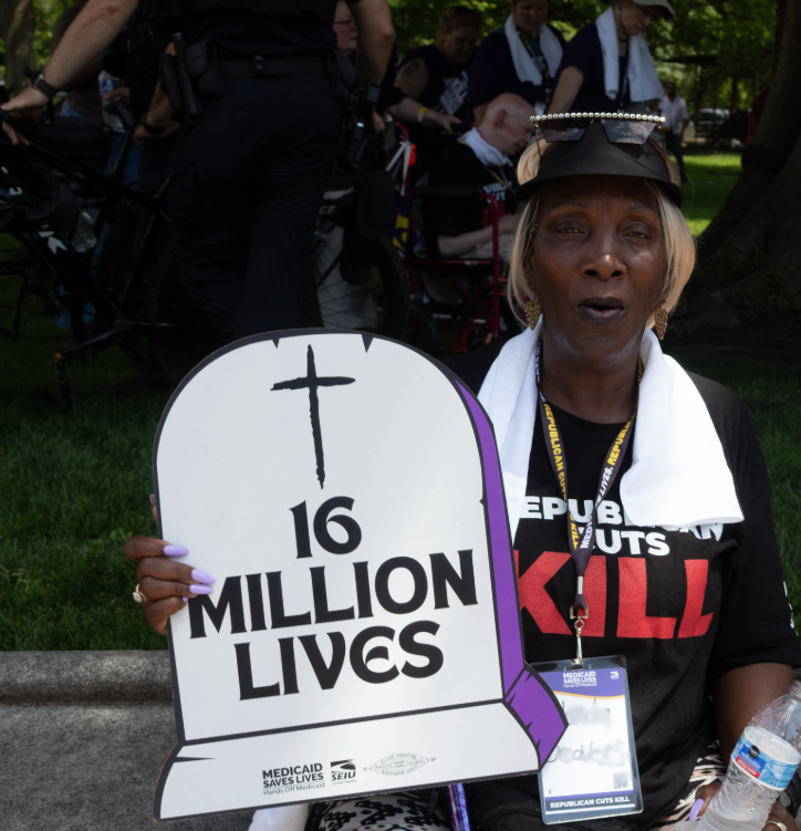 MIHCWUnited's tweet image. Senators are preparing to vote on the largest government cut to healthcare in history...
$1,000,000,000,000 gone. 💸
16,000,000 lives on the line. 🪦
This is death by a trillion cuts. Cut the lies, not our lifeline. #ThisBillKills #HandsOffMedicaid