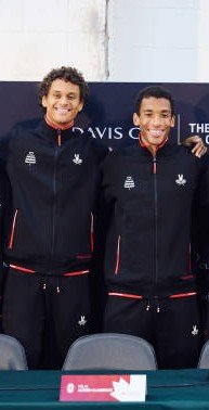 Gabriel Diallo et Félix Auger-Aliassime ont accédé aux quarts de finale du tournoi (ATP 250) de Majorque, dernier arrêt gazonné avant Wimbledon. 
S'ils gagnent encore, ils croiseront le fer (la raquette, plutôt) pour la 1ère fois en tournoi ATP. 
Dans une demi-finale!
🤞
Getty📸